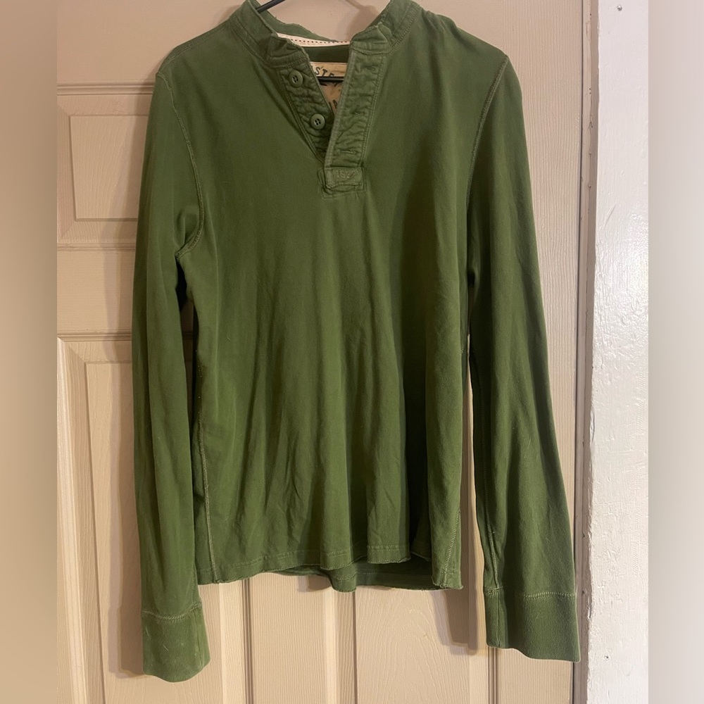 Hollister men’s size xl. Green Henley. Great condition.